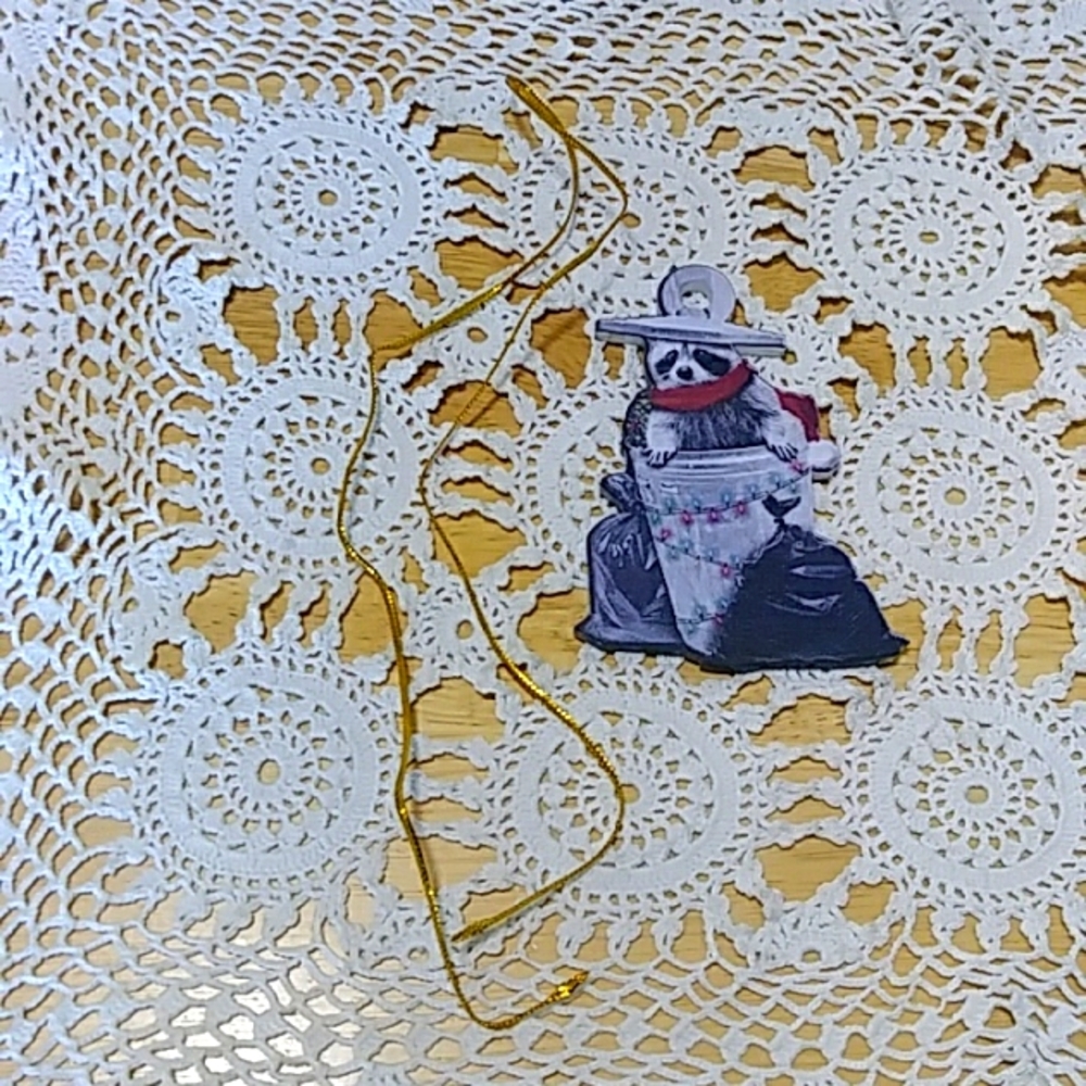Christmas Ornament, Funny raccoon at garbage can, nwot